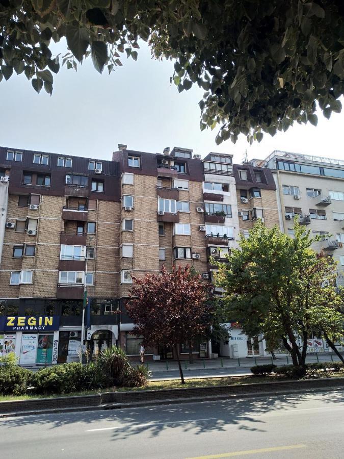 Skopje City Center Red Apartment מראה חיצוני תמונה