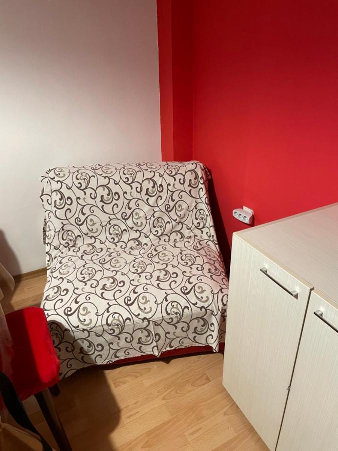 Skopje City Center Red Apartment מראה חיצוני תמונה